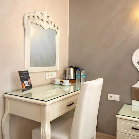 Deluxe Newport - Old Hotel Istanbul
