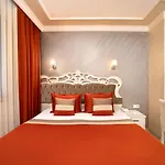 Deluxe Newport - Old Hotel 3*