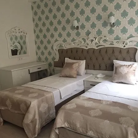 Deluxe Newport - Old Hotell 3*