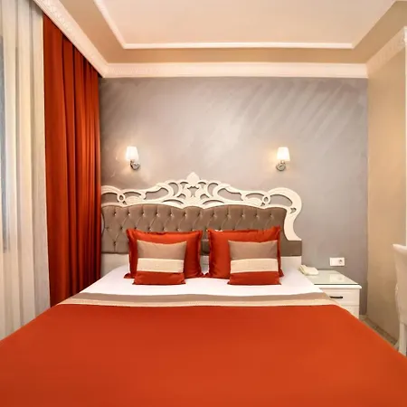 Deluxe Newport - Old Hotell 3*