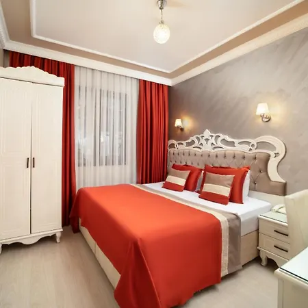 Deluxe Newport - Old 3*