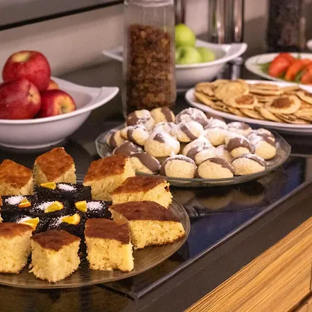 Deluxe Newport - Old 3*