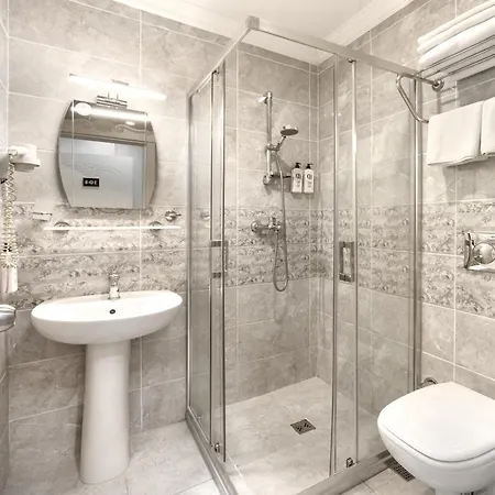 Deluxe Newport - Old Hotel