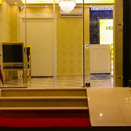 Deluxe Newport - Old Hotel