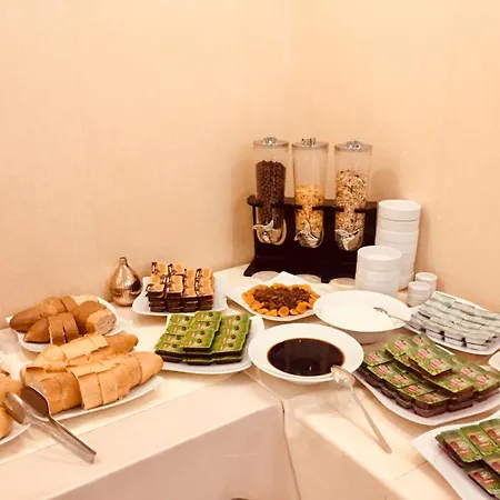 Deluxe Newport - Old 3*