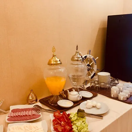 Deluxe Newport - Old 3*