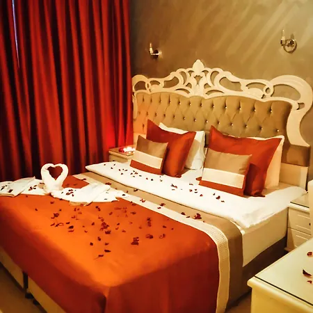 Deluxe Newport - Old Hotel Istambul